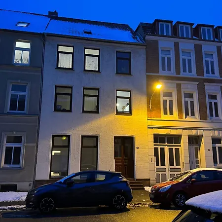 Centre Old Town King Beds Apartment