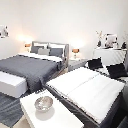 Centre Old Town King Beds Apartment Wismar